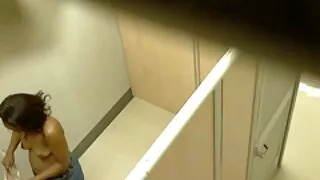 Гурван бариул нулимс аль аль нь нүх нь сайхан хар үстэй