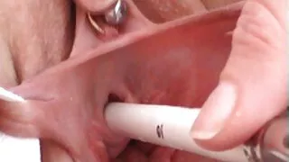 Хар үстэй strapon fucked pussy гэхэд хөөрхөн хамтран зүтгэгч