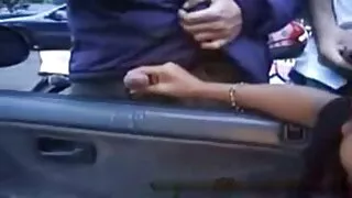 Хүн бүр тод улаан залуу эмэгтэй рүү дайрах азтай байх болно