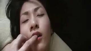 Уян хатан бүжигчин нь Smoothed pussy