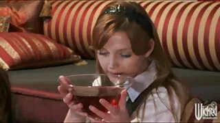 Stockinged найз охин Moans нь manmeat дахь илжиг галзуугийн ангархай
