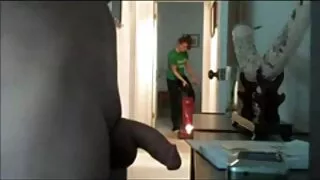 Цонхны тавцан дээр зөгийн бал түүний pussy masturbating