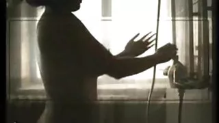 Тэр шатсан охин нь masturbation, санал болгосон Түүний эрүүл хойлог
