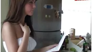 Хүн fucks хар үстэй хаах хүртэл цагаан пикап