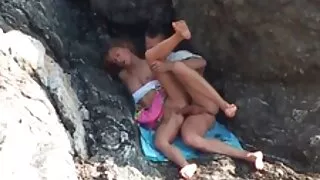 Том boobed хар үстэй новш сэтгэл зүйч үйлчлүүлэгчид тусалдаг