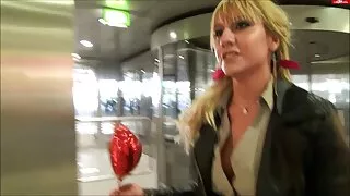 Театрт тэр энхрийлэх pussy нь тендер Азийн дотуур хувцас