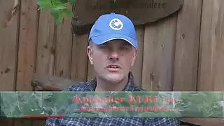 Тэр уруу таталтыг эсэргүүцэж чадахгүй байсан бөгөөд хоер хөршөө нэг дор шарсан байв