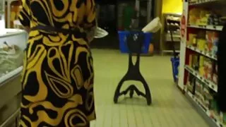 Хоер brunettes долоох pussies, бэлгийн хавьталд нь найз залуу нь тэдний нэг нь