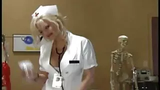 Blonde зоригтойгоор бүх нүх нь шодой дээр шидэж