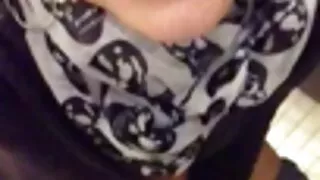 Оймс нь хар үстэй түүний илжиг нь хатуу тахиа байна