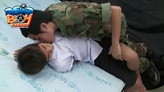 Тэр эргэж, түүний илжиг, тэр даруй fucked