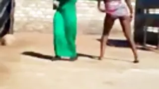 Туранхай маскууд хорио цээрийн дэглэмд найзтайгаа хамт Зөндөө