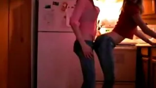 Хоер дэгдээхэйгээ fucked хүн өөр өөр учруулж