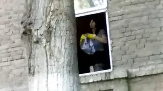 Хар үстэй түлхсэн буцаж шорт үтрээний дээр cam