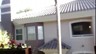 Түүний амраг нь хосолсон Дур нь шаргал squeaks